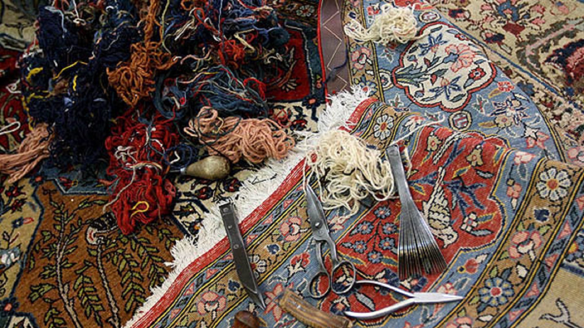 پیشرو در عرصه تولید و بافت فرش ایرانی